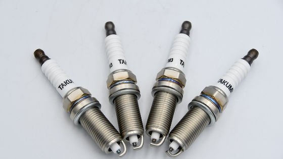 Bujías del coche de TAKUMI LD7RTIP para BP6ES SXU22HDR8 SXU22HR9 PLKR6A PLKR7A